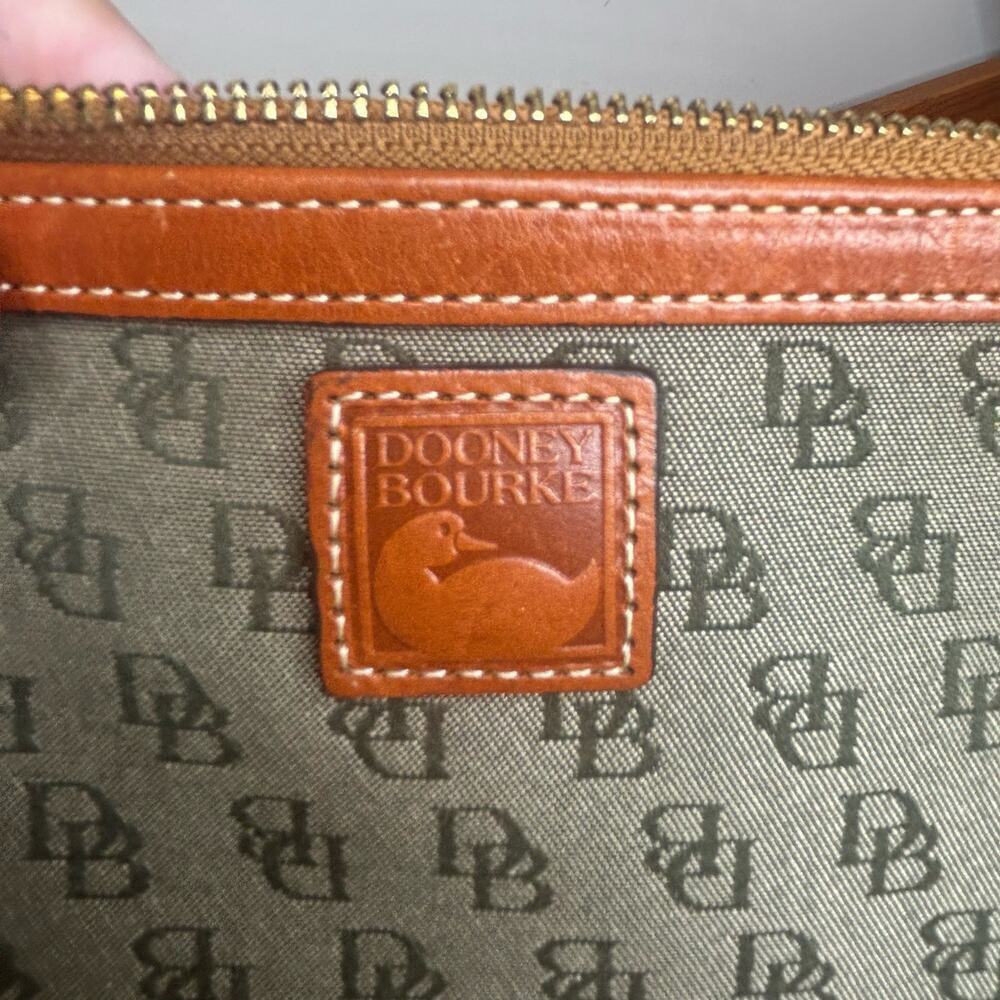 Dooney & Bourke Wallet Bag Width 9 inches Classic - Picture 4 of 6